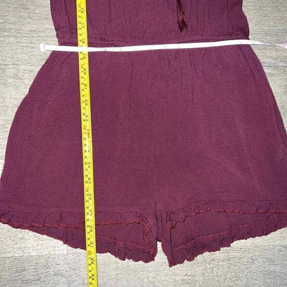 Cape Juby, Floral Embroidery on Front Romper Genoese Lace Back, Women’s Small - Picture 10 of 13